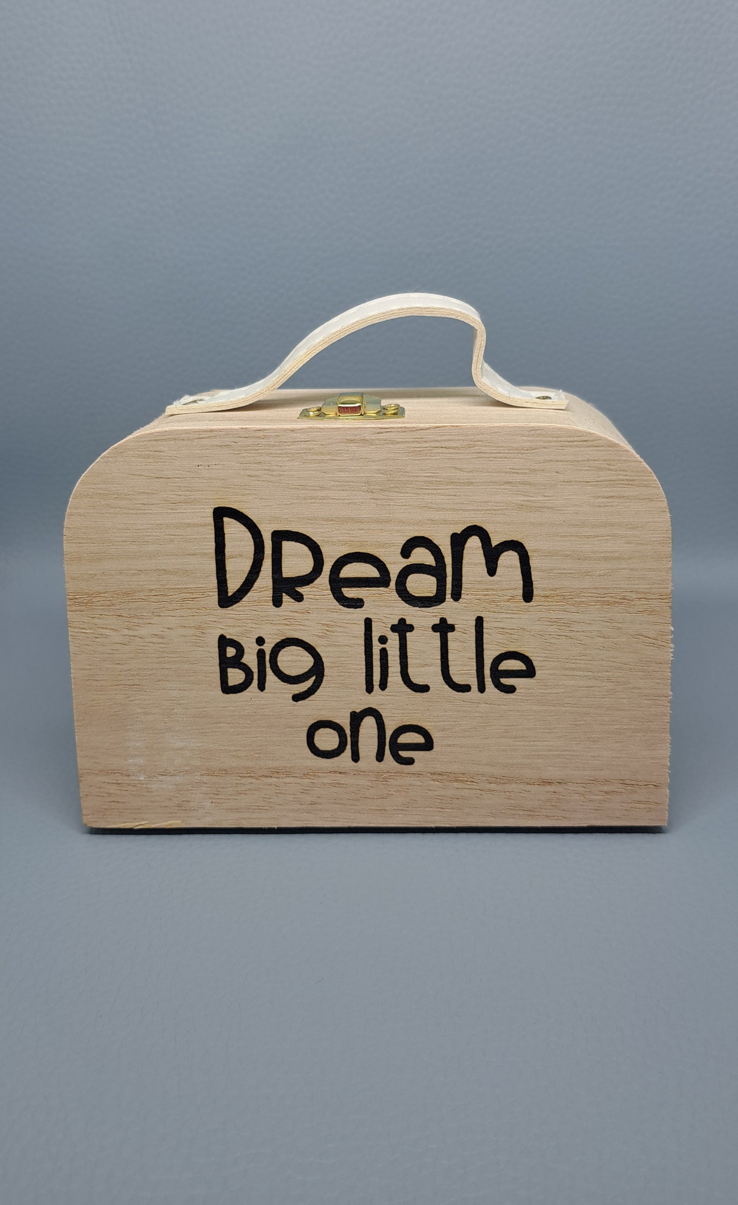 Klein houten koffertje